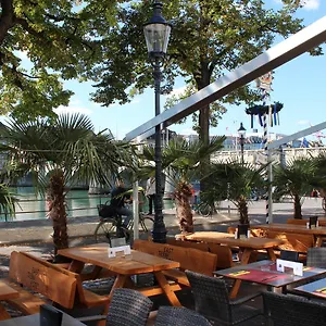 3* Hotel East-west Riverside